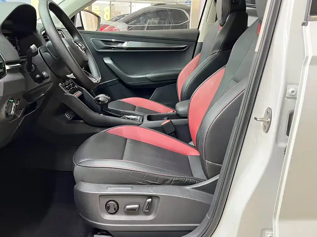 Skoda Karoq 2023 — фото 13