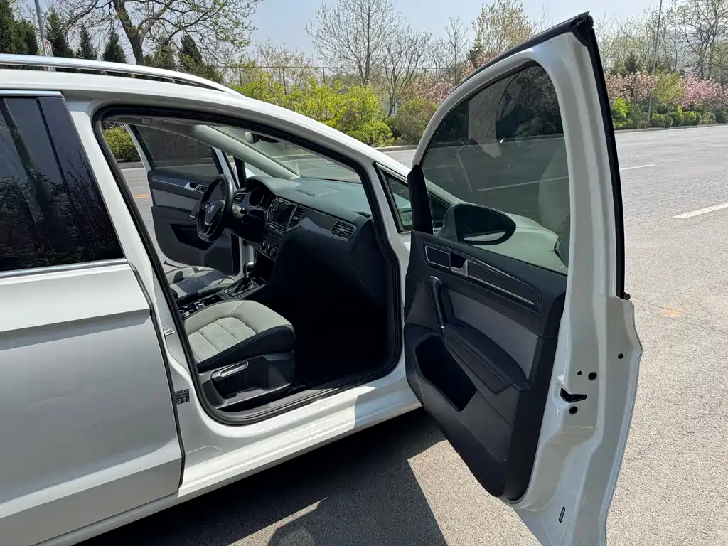 Volkswagen Golf Sportsvan 2019 — фото 13