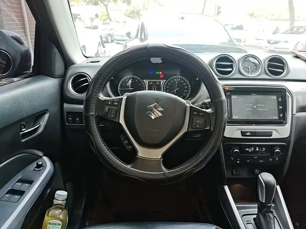Suzuki Vitara 2016 — фото 11