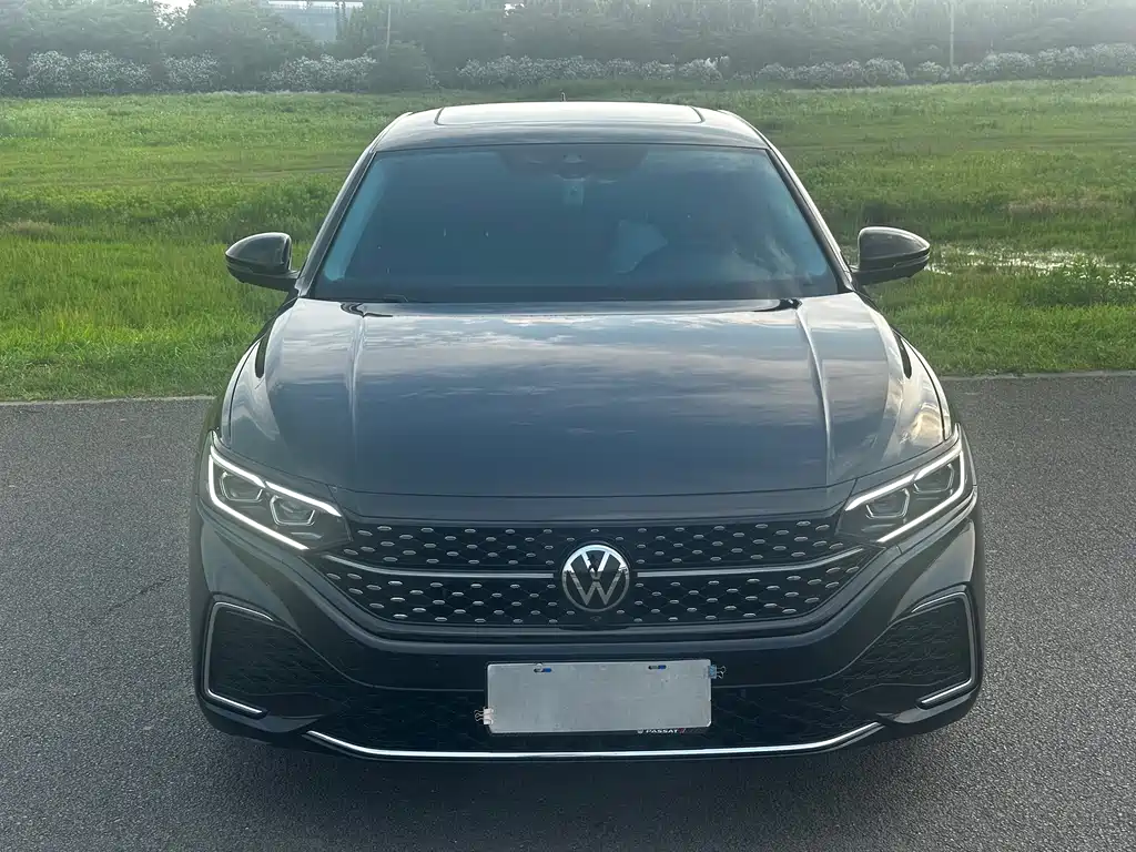 Volkswagen Passat 2023 — фото 2