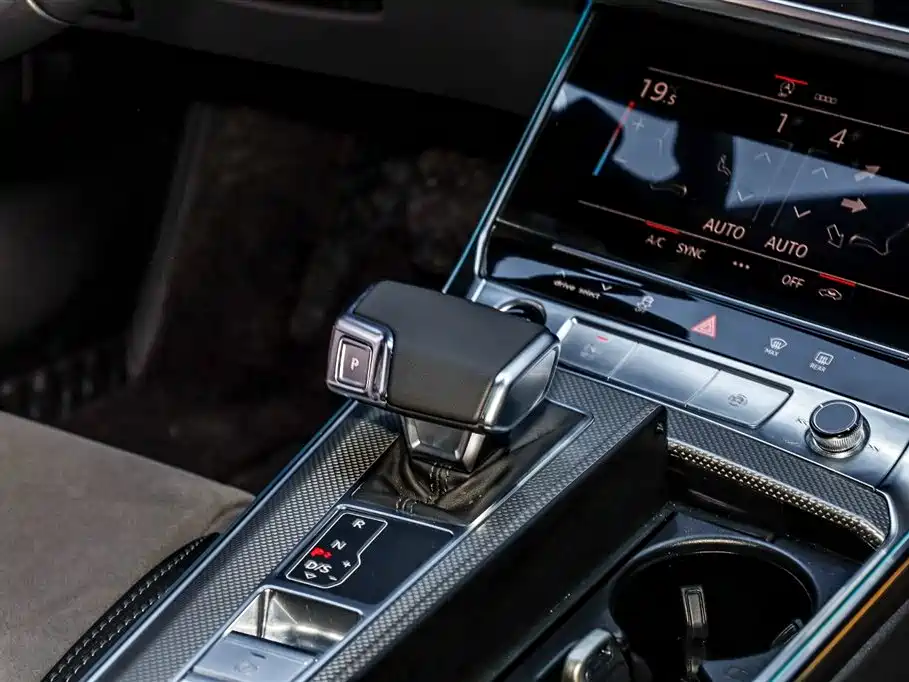 Audi A6L 2023 — фото 28