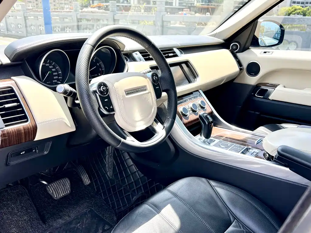 Land Rover Range Rover Sport 2014 — фото 4