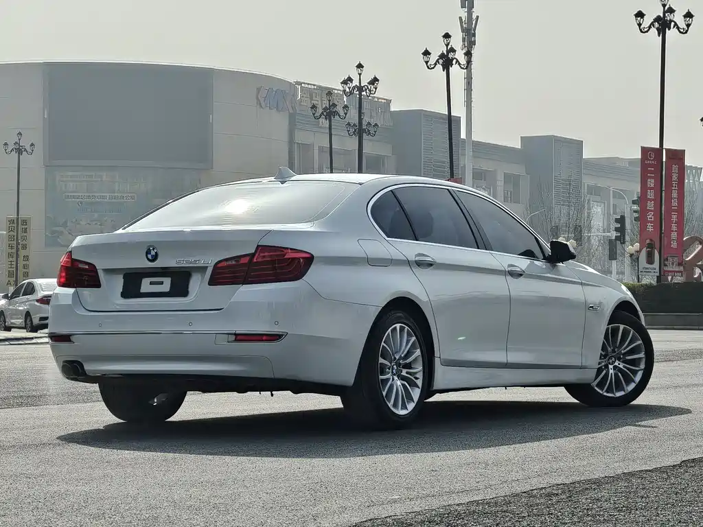 BMW 5 Series 2015 — фото 4
