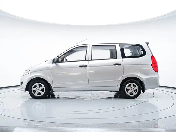 Wuling Hongguang 2015