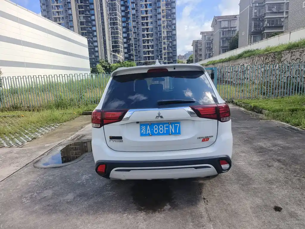 Mitsubishi Outlander 2020