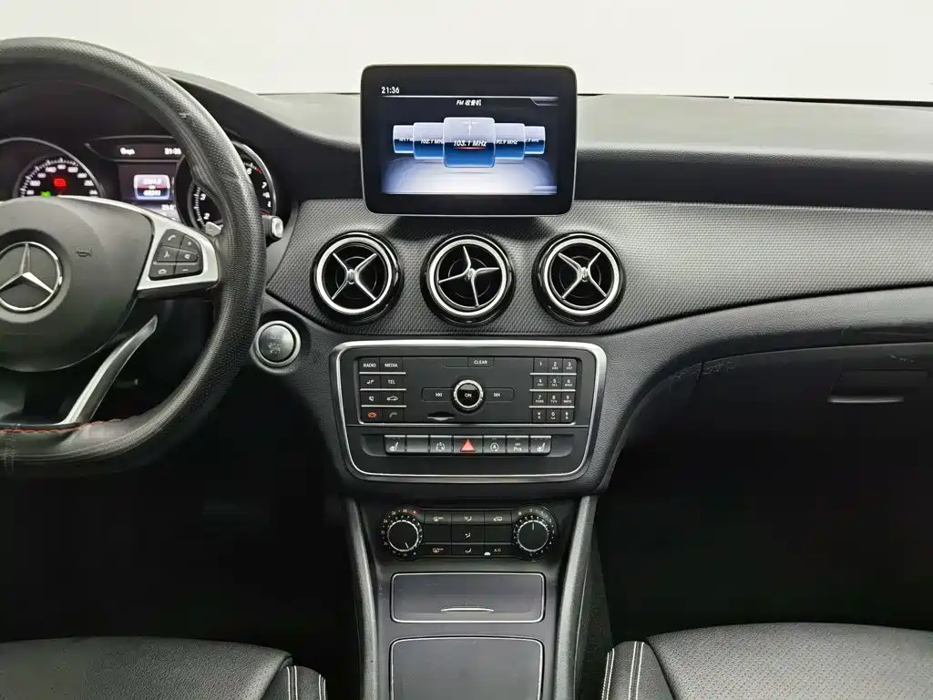 Mercedes-Benz GLA 2019 — фото 12