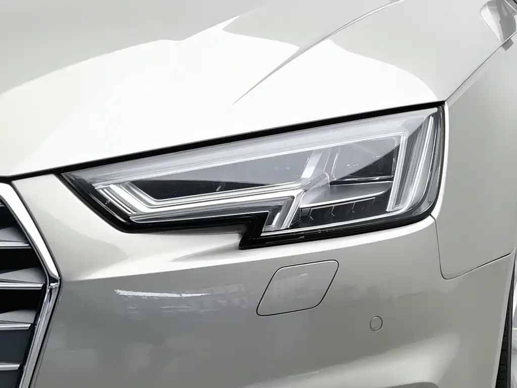 Audi A4L 2018