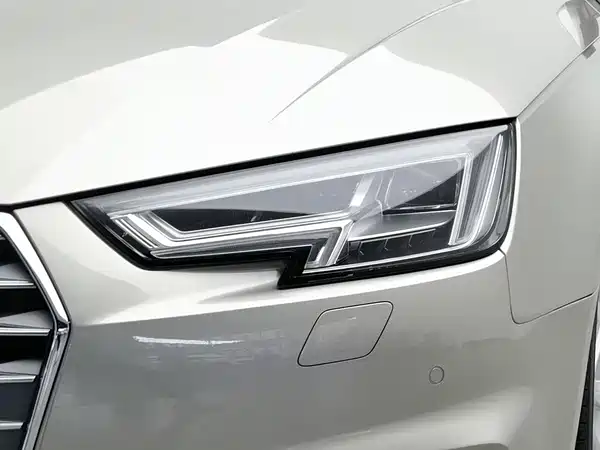 Audi A4L 2018