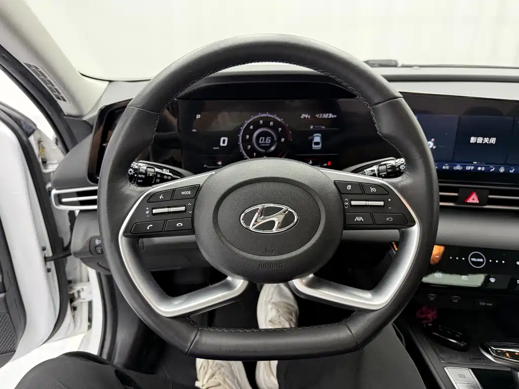 Hyundai Elantra 2022