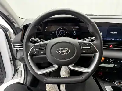 Hyundai Elantra 2022