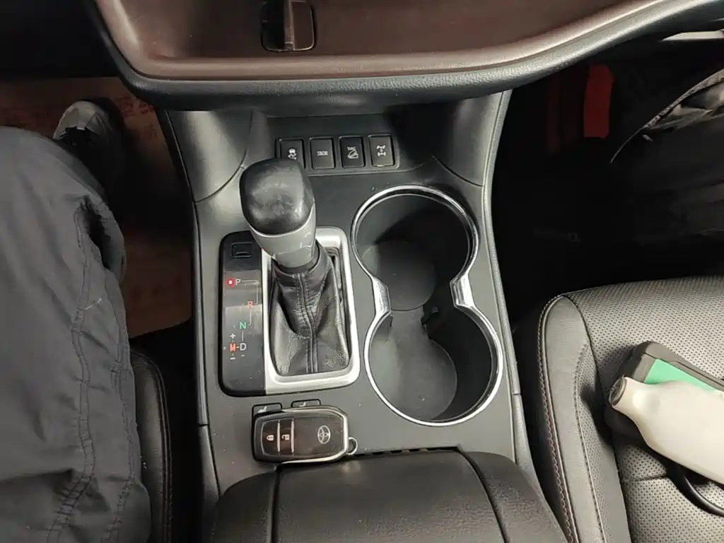 Toyota Highlander 2017 — фото 14