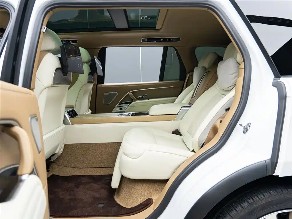 Land Rover Range Rover 2025 — фото 11