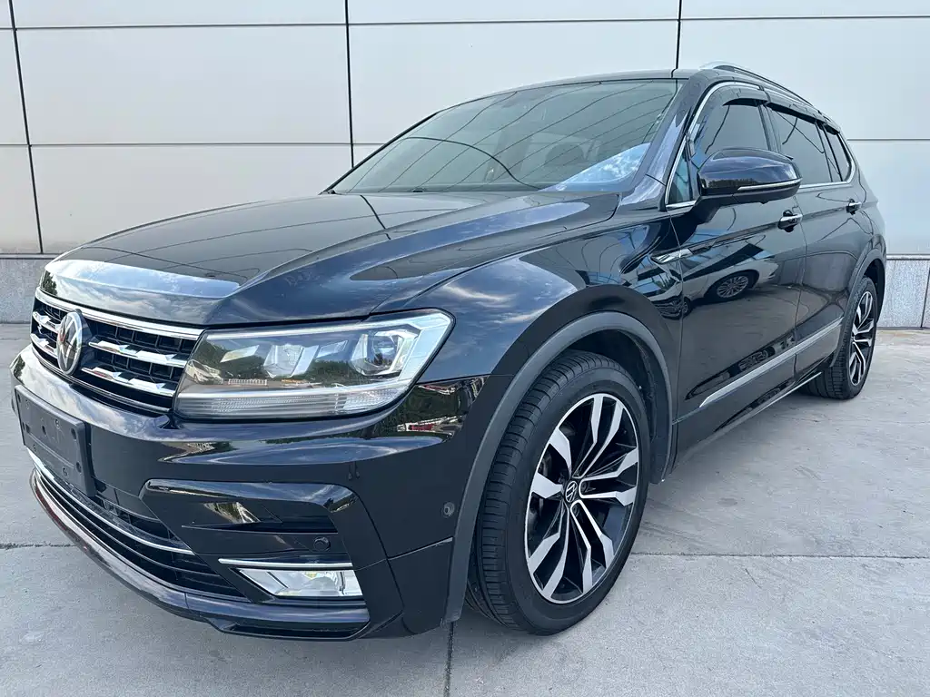 Volkswagen Tiguan L 2021 — фото 1