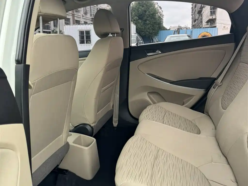 Hyundai Verna 2016 — фото 15