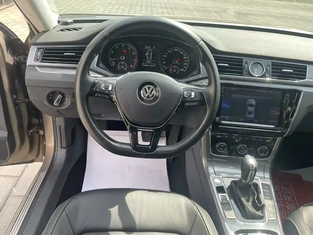 Volkswagen Passat 2017 — фото 15