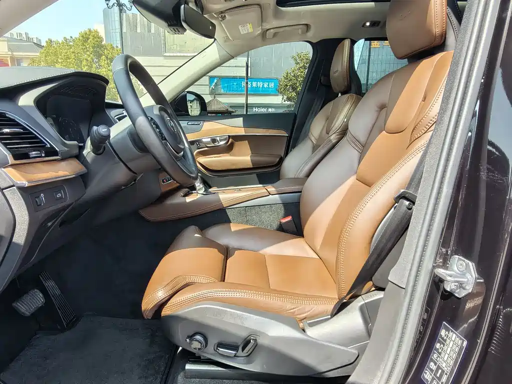 Volvo XC90 2019 — фото 18