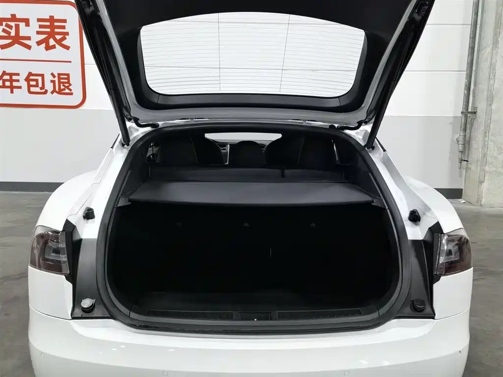 Tesla Model S 2018 — фото 16