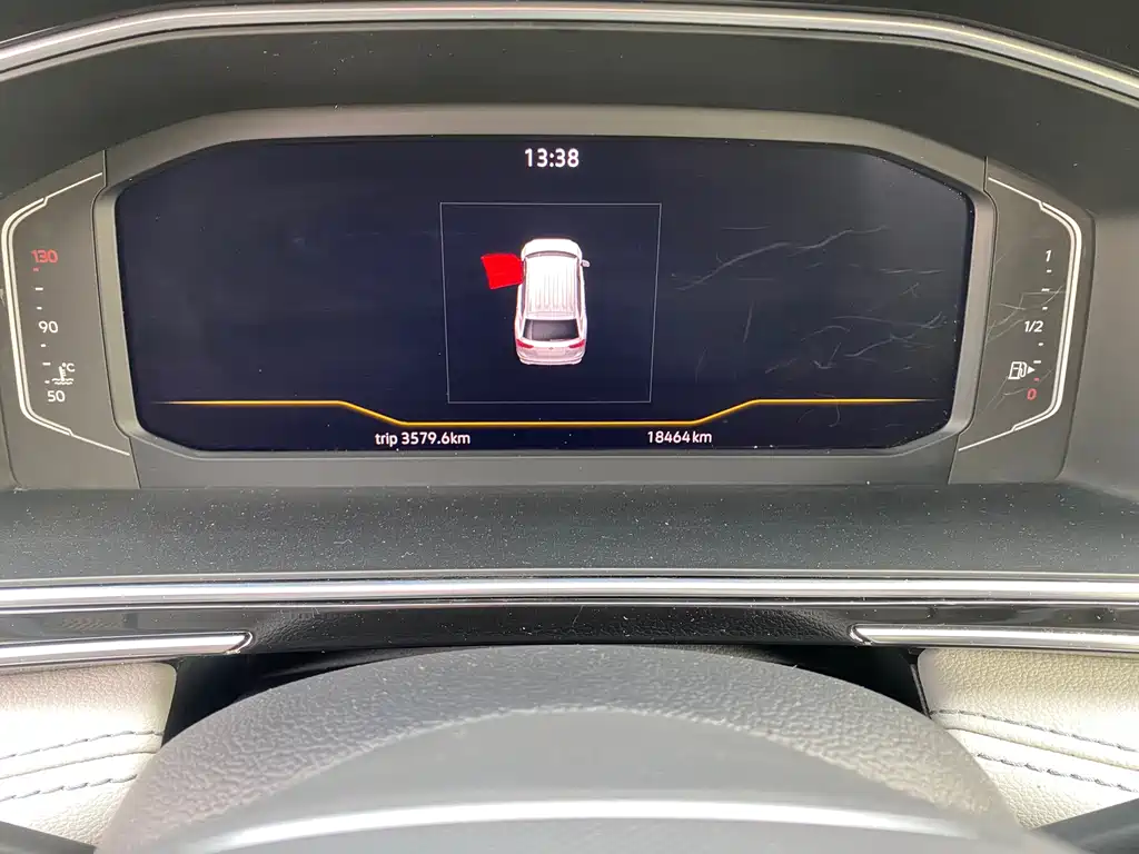 Volkswagen Tiguan L 2023 — фото 9