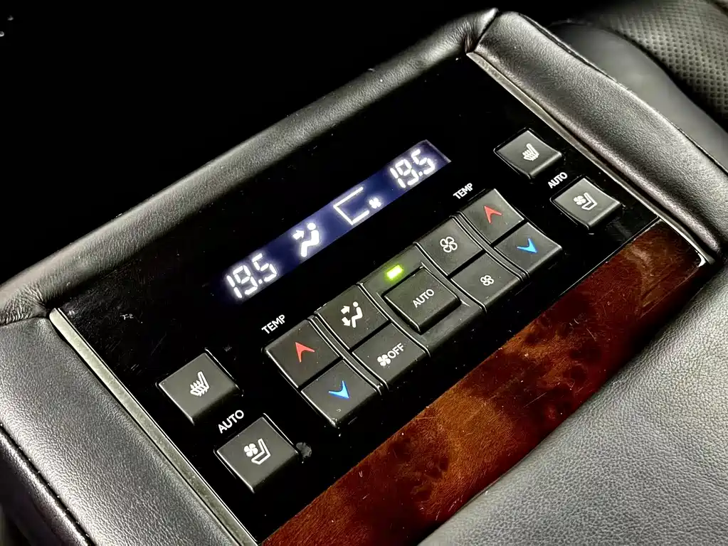 Lexus LX 2016 — фото 10
