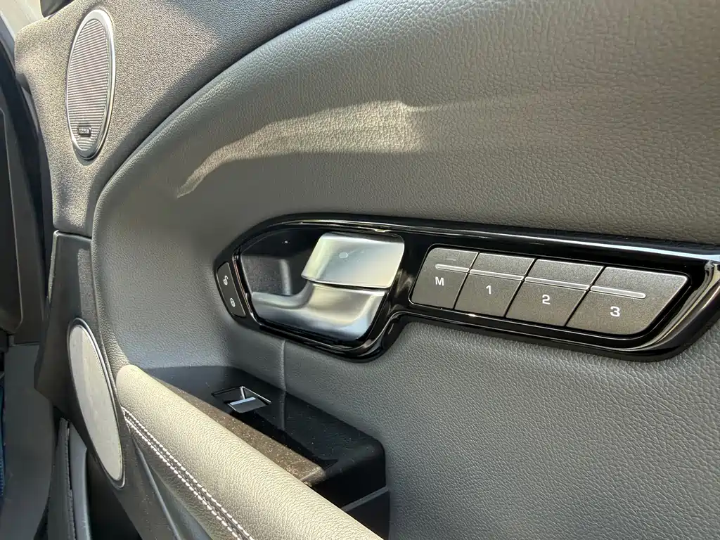 Land Rover Evoque 2018 — фото 13