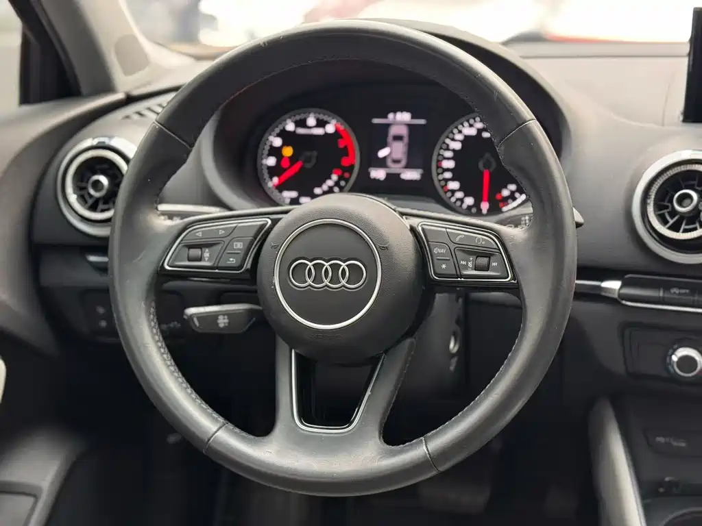Audi A3 2021 — фото 11