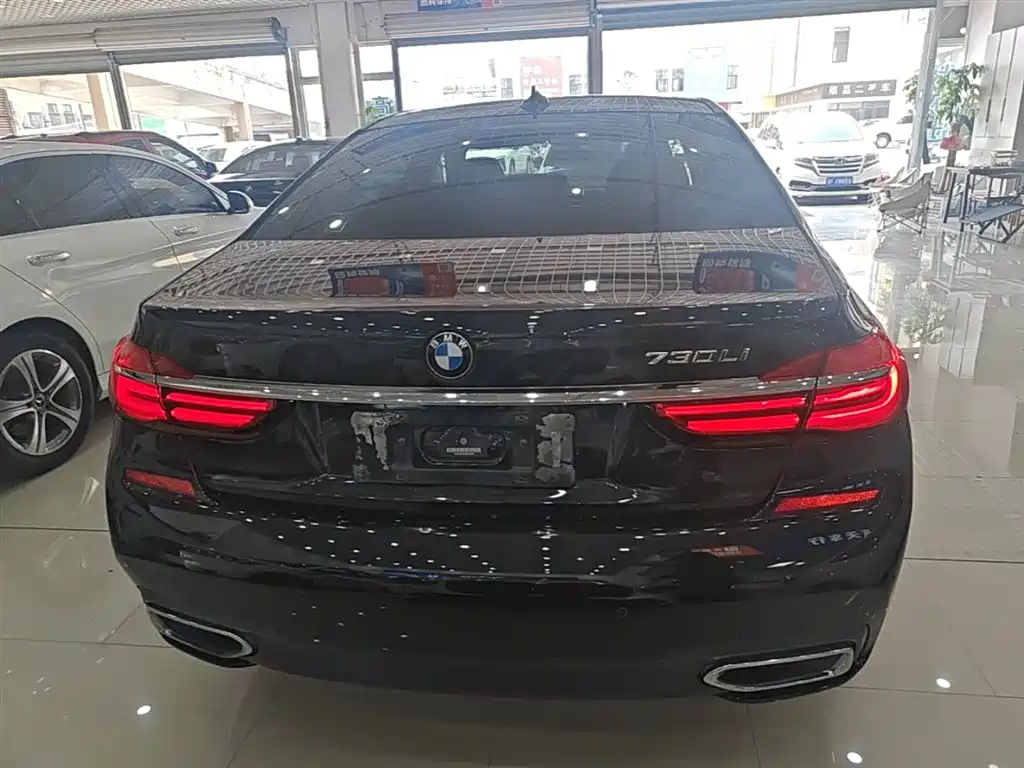 BMW 7 Series 2018 — фото 6