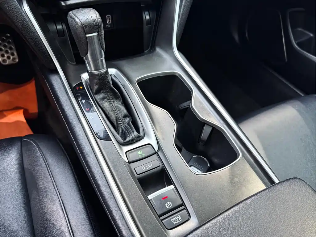 Honda Accord 2018 — фото 15