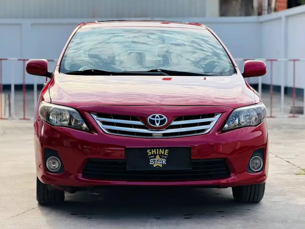 Toyota Corolla 2013 — фото 2