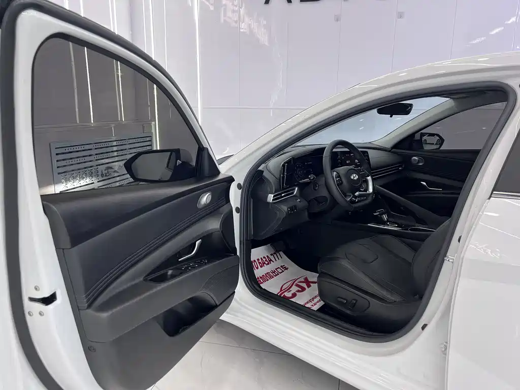 Hyundai Elantra 2022