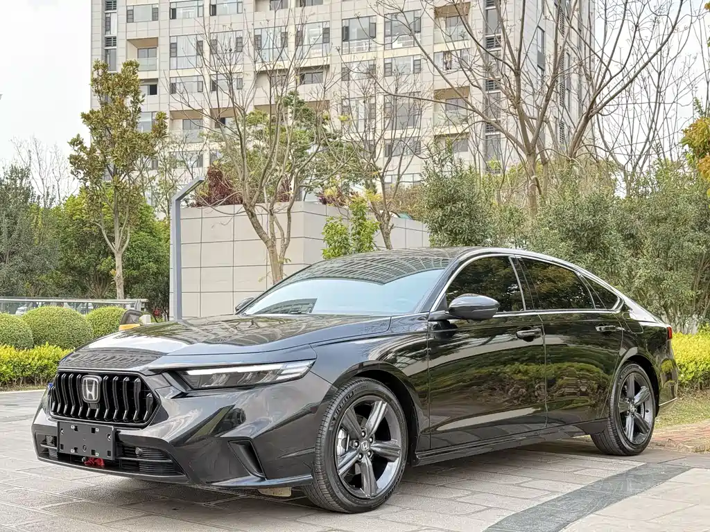 Honda Inspire 2025 — фото 1