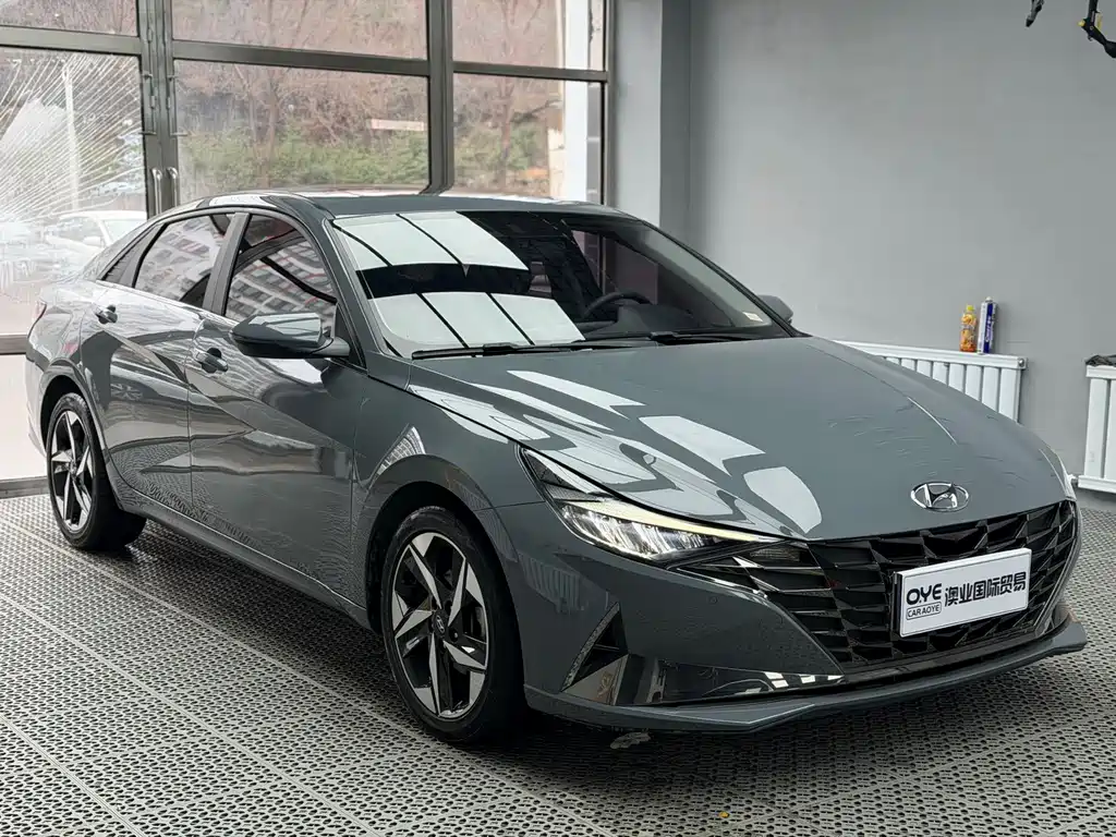Hyundai Elantra 2023 — фото 2