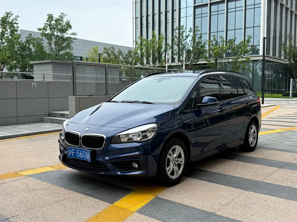 BMW 2 Series Wagon 2015 — фото 1