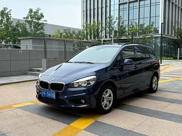 BMW 2 Series Wagon 2015