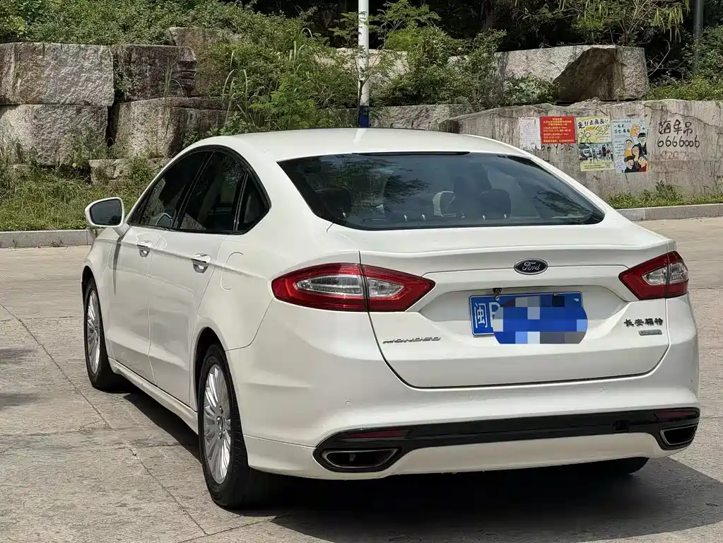 Ford Mondeo 2015 — фото 7