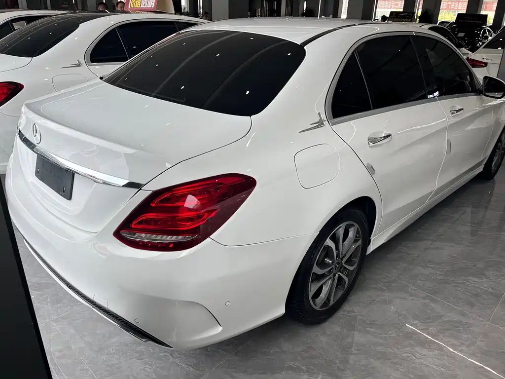 Mercedes-Benz C-Class 2018 — фото 11
