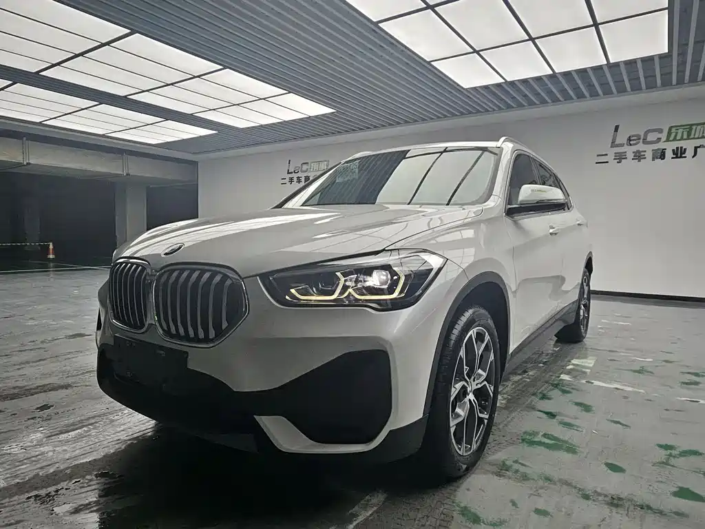 BMW X1 2021 — фото 1