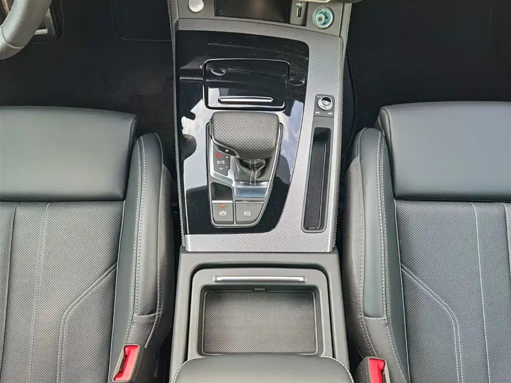 Audi Q5L 2025 — фото 17