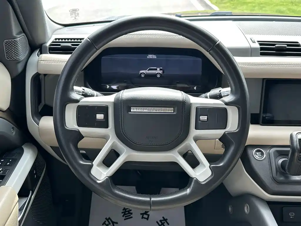 Land Rover Defender 2021 — фото 15