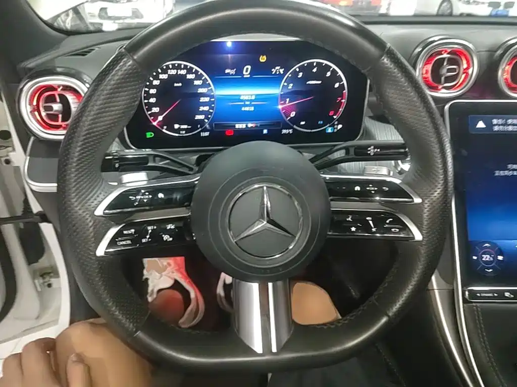 Mercedes-Benz C-Class 2023 — фото 11