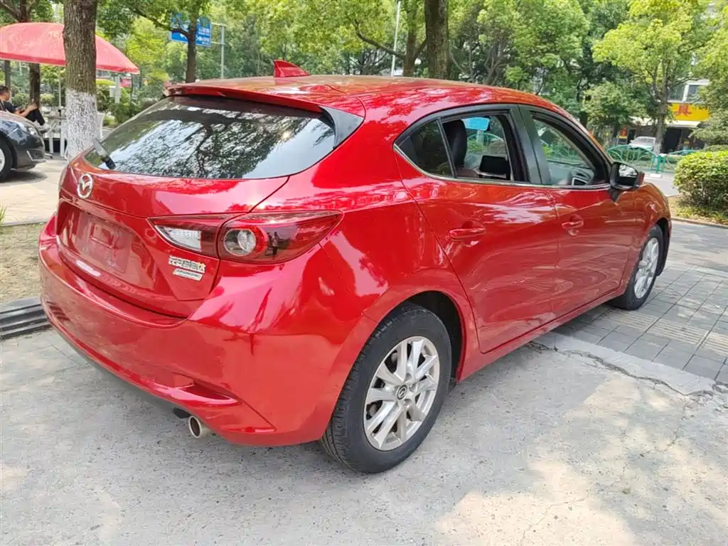 Mazda 3 Axela 2019 — фото 7