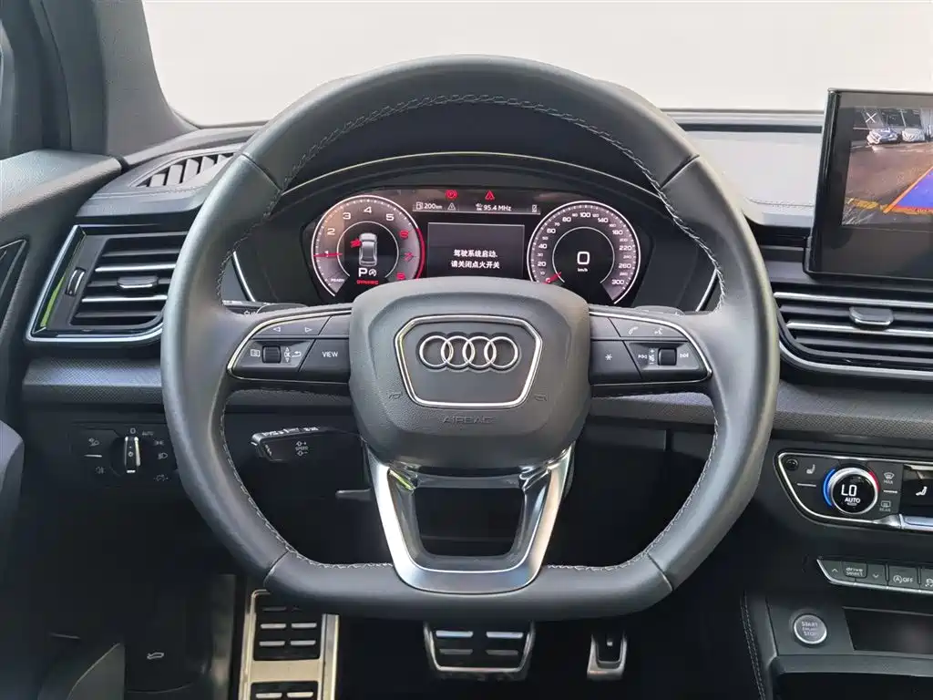 Audi Q5L 2025 — фото 16