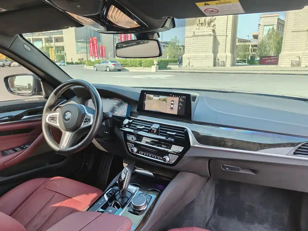 BMW 5 Series 2020 — фото 17