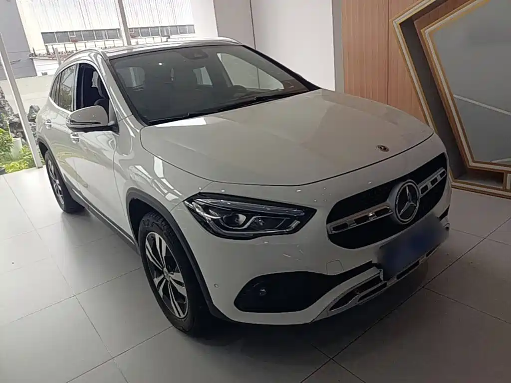 Mercedes-Benz GLA 2024