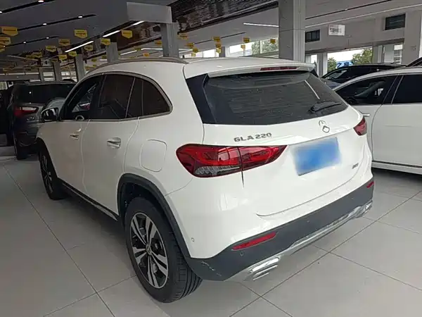 Mercedes-Benz GLA 2024