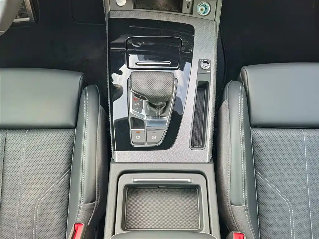 Audi Q5L 2025 — фото 17