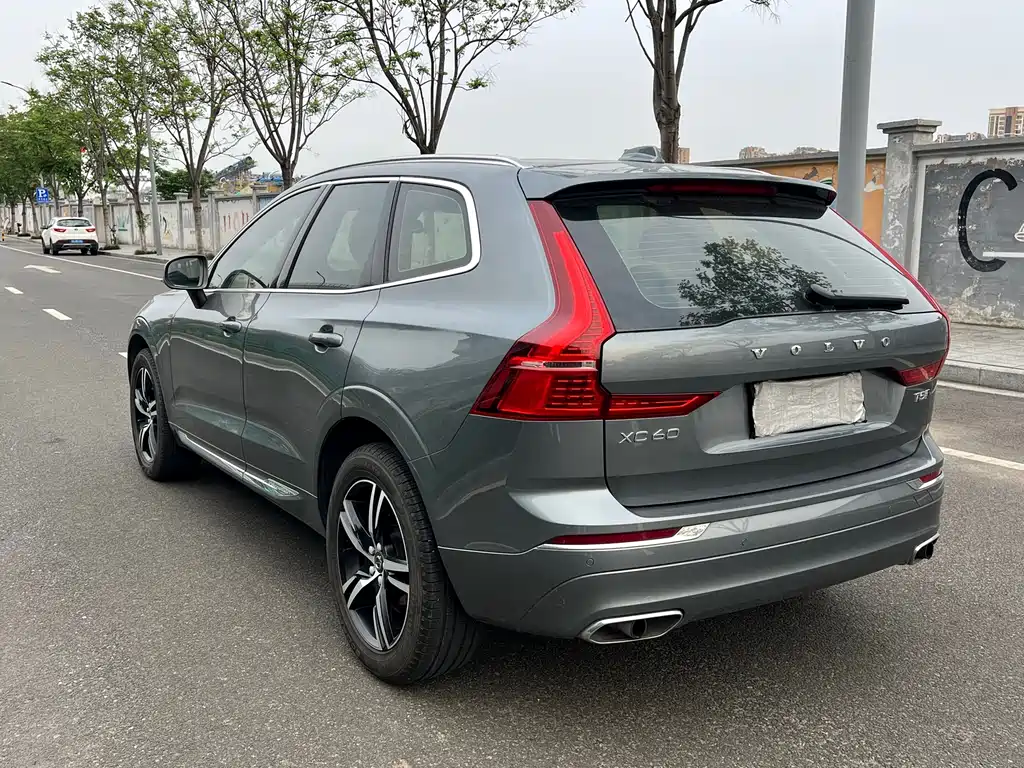 Volvo XC60 2020 — фото 13