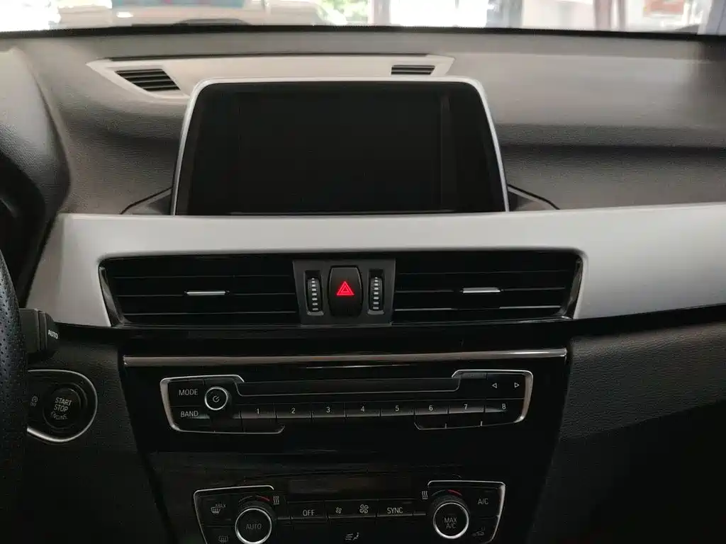 BMW X1 2018 — фото 13
