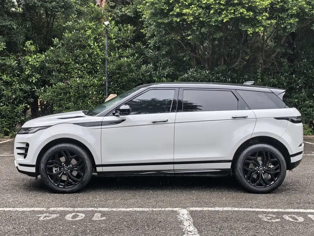 Land Rover Evoque 2023 — фото 13