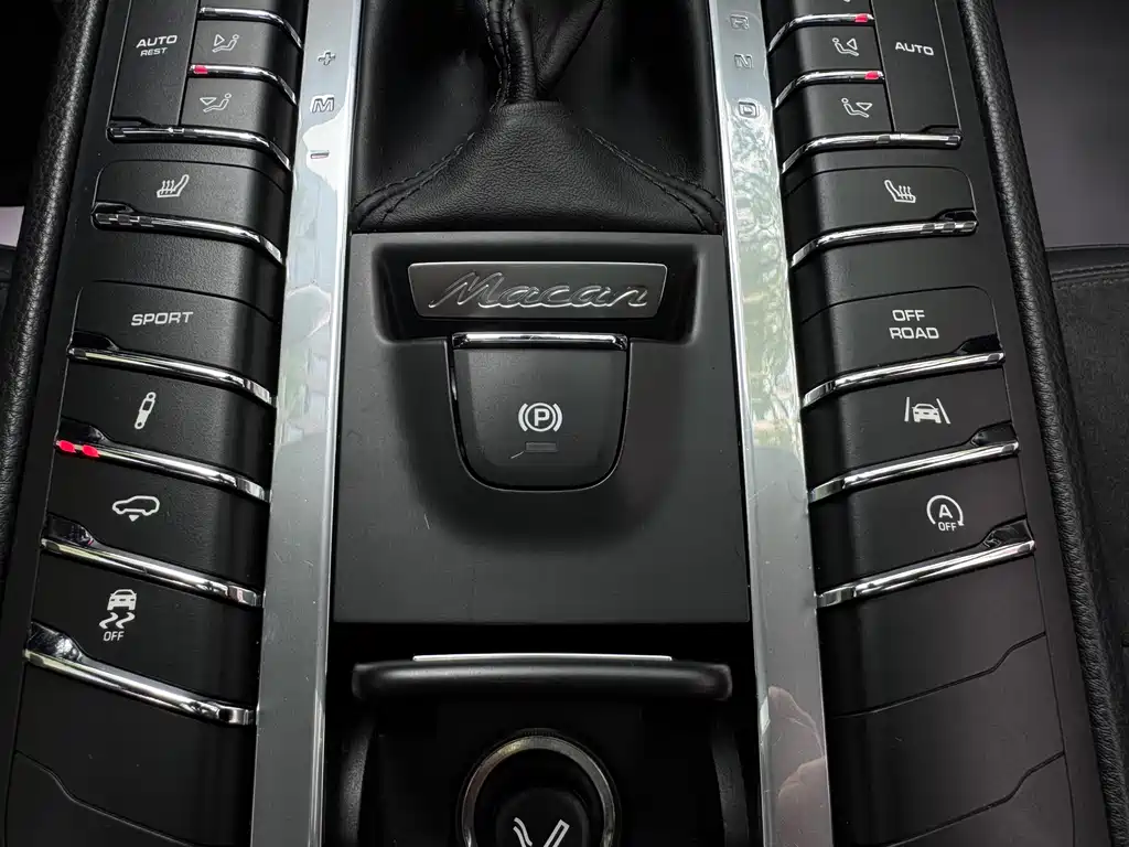 Porsche Macan 2018 — фото 18