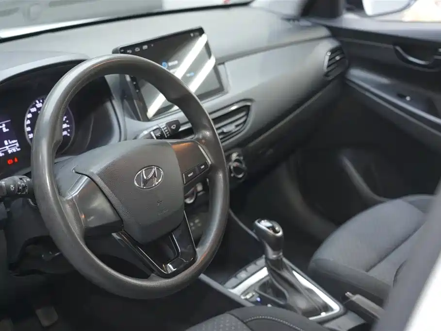 Hyundai Elantra 2019 — фото 6